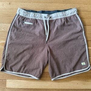 Vuori Men's XL Banks Short in Clove Linen